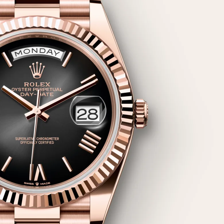 Rolex Day-Date in Oro Everose 18 ct, M228235-0055 - Verga 1947