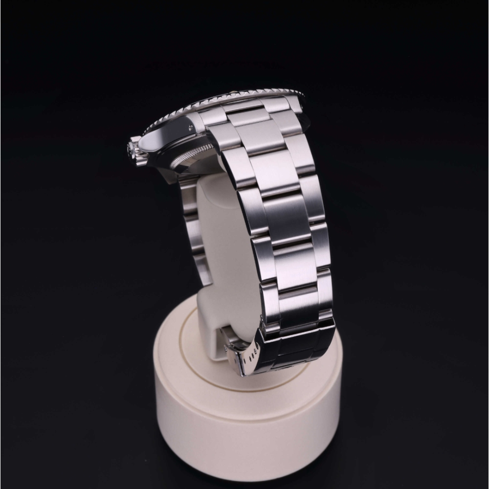 Rolex Certified Pre-Owned  40 in Steel, 14060 | Verga 1947
