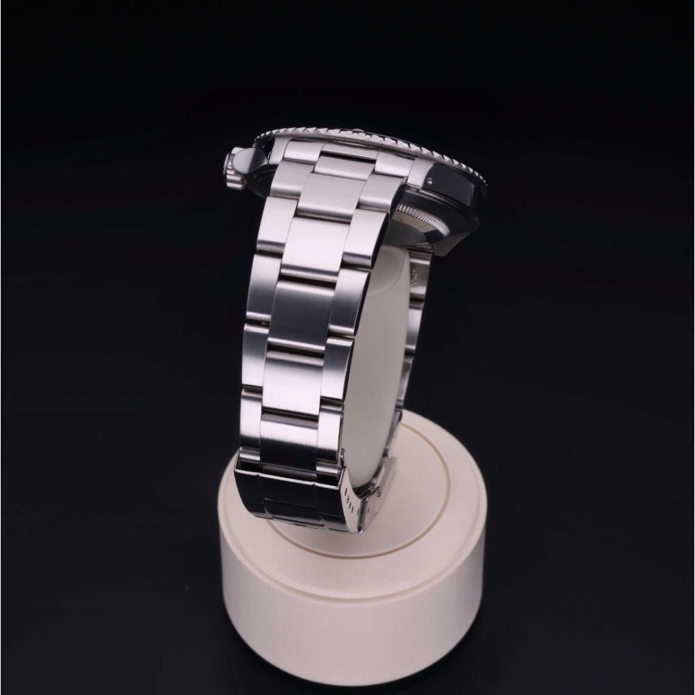 Rolex Certified Pre-Owned  40 in Steel, 14060 | Verga 1947