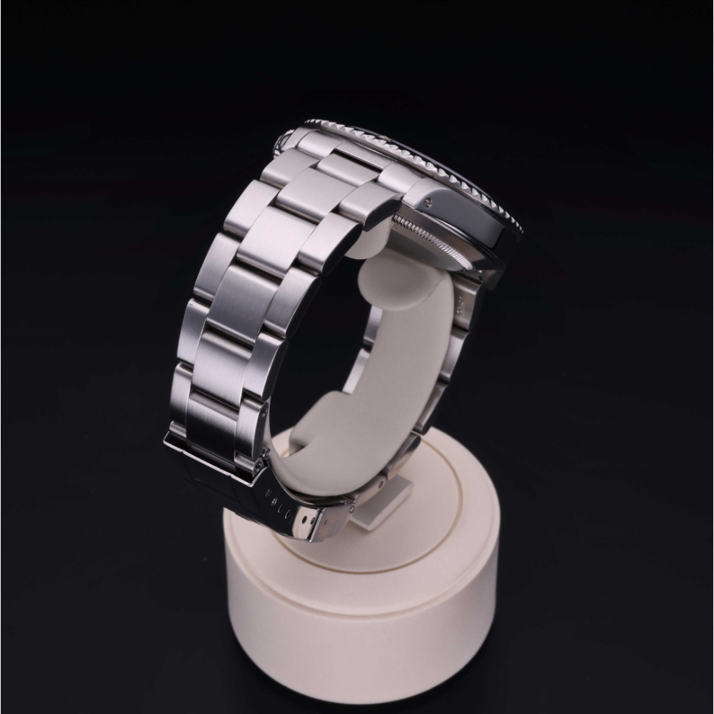 Rolex Certified Pre-Owned  40 in Steel, 14060 | Verga 1947
