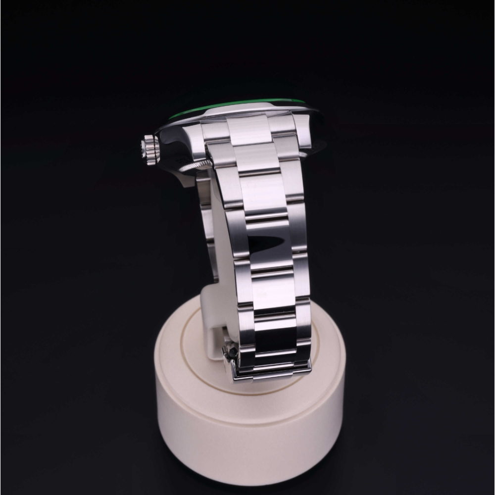 Rolex Certified Pre-Owned  40 in Acciaio, 116400GV | Verga 1947