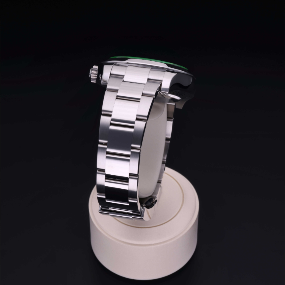 Rolex Certified Pre-Owned  40 in Acciaio, 116400GV | Verga 1947