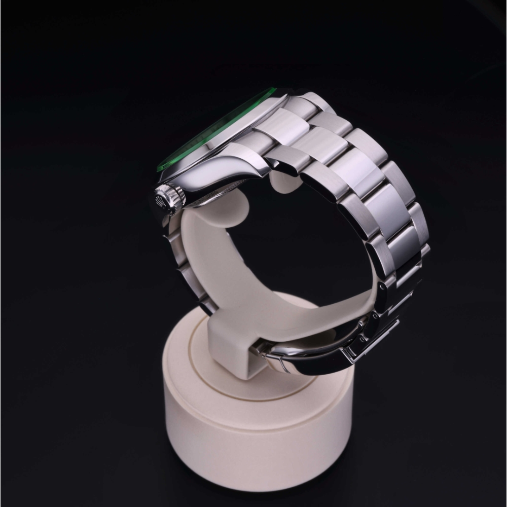 Rolex Certified Pre-Owned  40 in Steel, 116400GV | Verga 1947