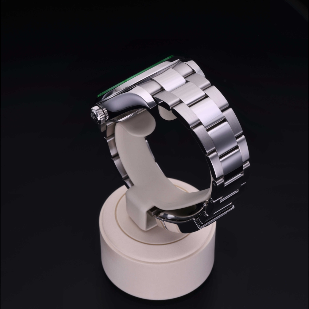 Rolex Certified Pre-Owned  40 in Steel, 116400GV | Verga 1947