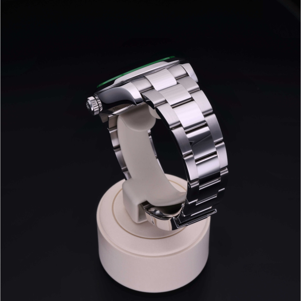 Rolex Certified Pre-Owned  40 in Steel, 116400GV | Verga 1947