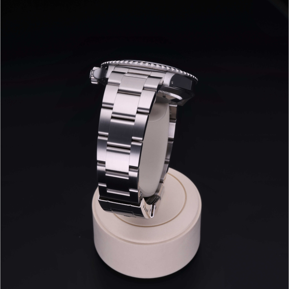 Rolex Certified Pre-Owned  40 in Steel, 14060M | Verga 1947