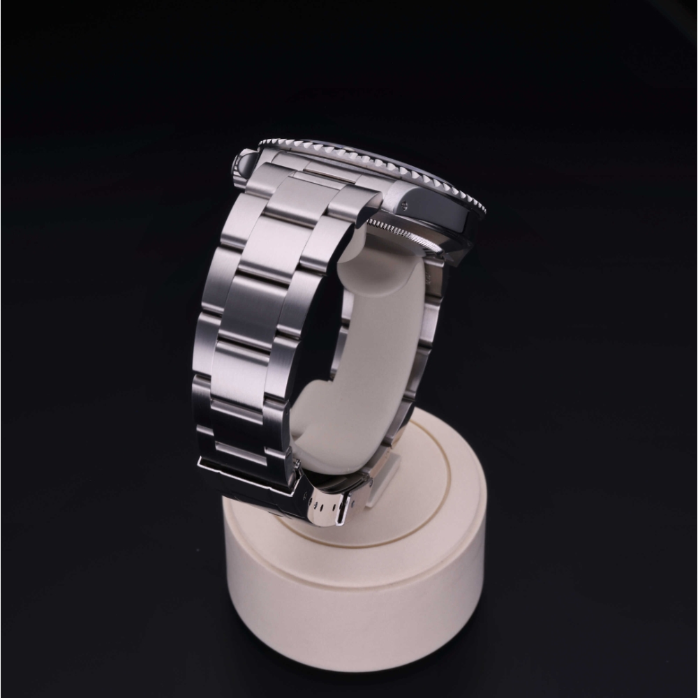 Rolex Certified Pre-Owned  40 in Steel, 14060M | Verga 1947