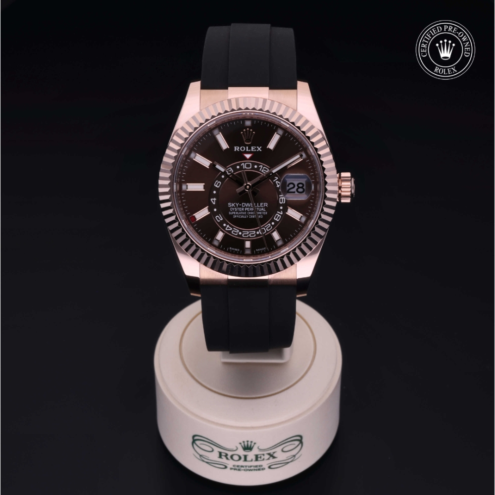 Rolex Certified Pre-Owned Oyster Perpetual 42 in Oro 18 CT.R, 326235 | Verga 1947
