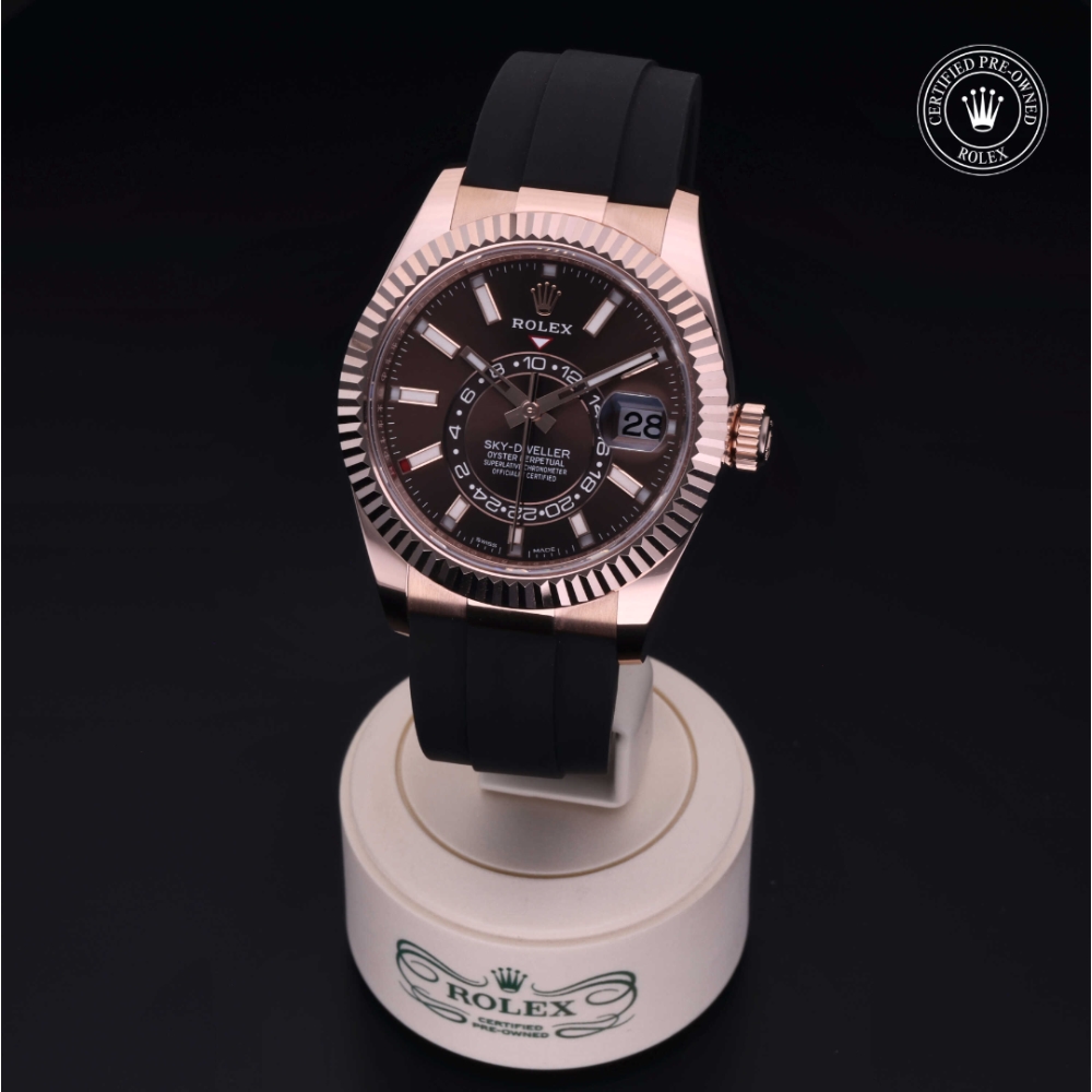 Rolex Certified Pre-Owned Oyster Perpetual 42 in Oro 18 CT.R, 326235 | Verga 1947