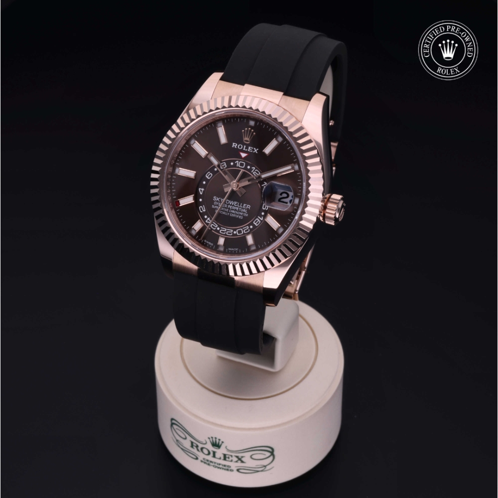Rolex Certified Pre-Owned Oyster Perpetual 42 in Oro 18 CT.R, 326235 | Verga 1947