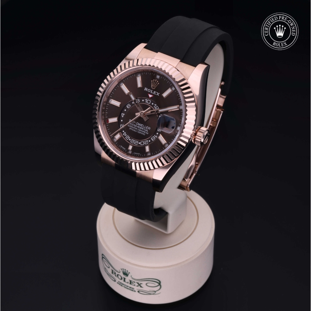 Rolex Certified Pre-Owned Oyster Perpetual 42 in Oro 18 CT.R, 326235 | Verga 1947