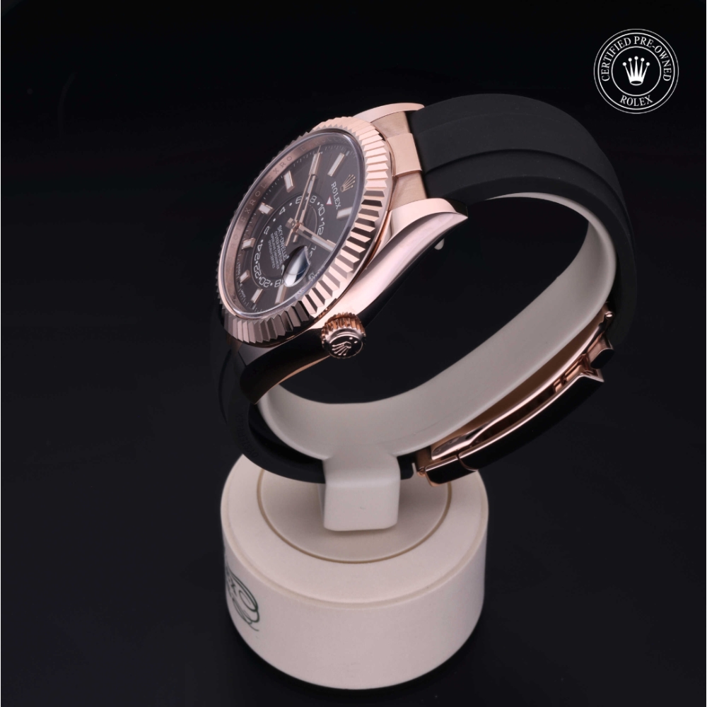 Rolex Certified Pre-Owned Oyster Perpetual 42 in Oro 18 CT.R, 326235 | Verga 1947