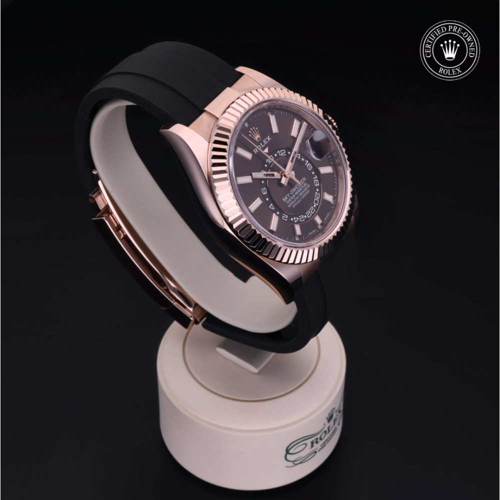 Rolex Certified Pre-Owned Oyster Perpetual 42 in Oro 18 CT.R, 326235 | Verga 1947
