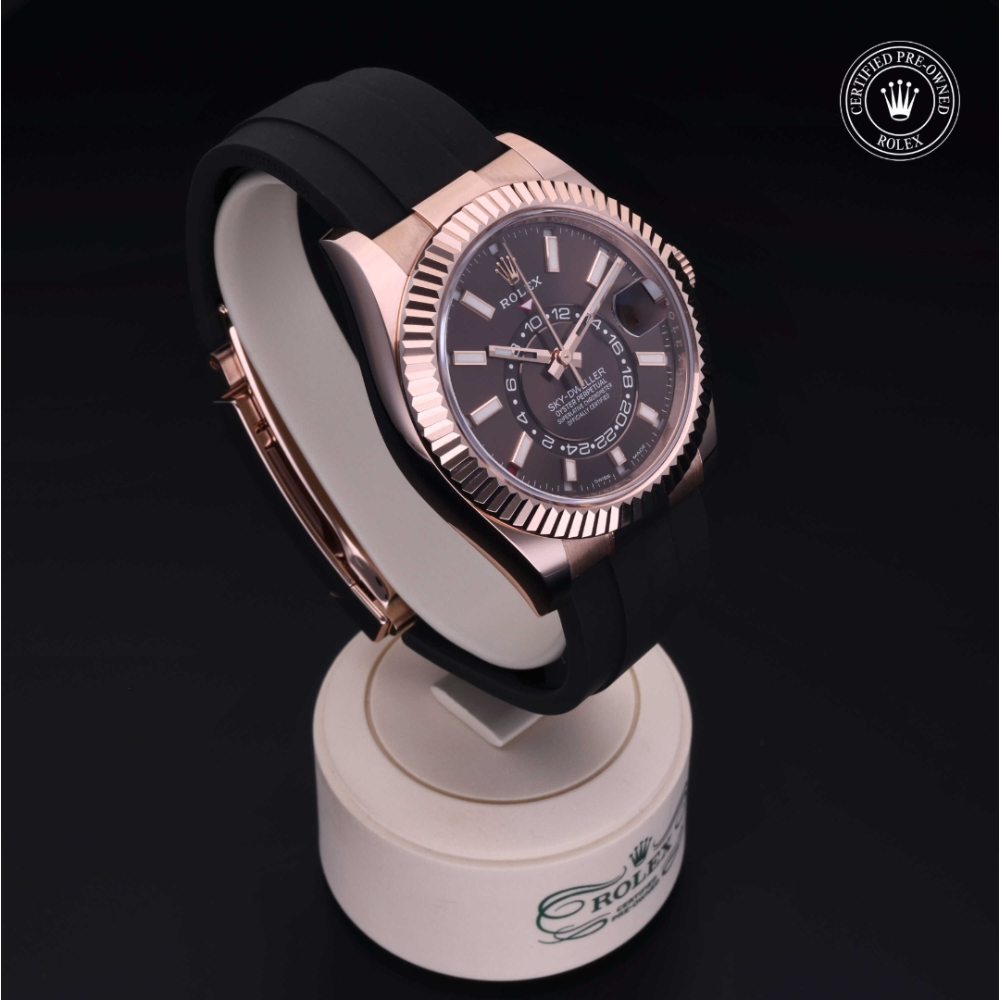Rolex Certified Pre-Owned Oyster Perpetual 42 in Oro 18 CT.R, 326235 | Verga 1947