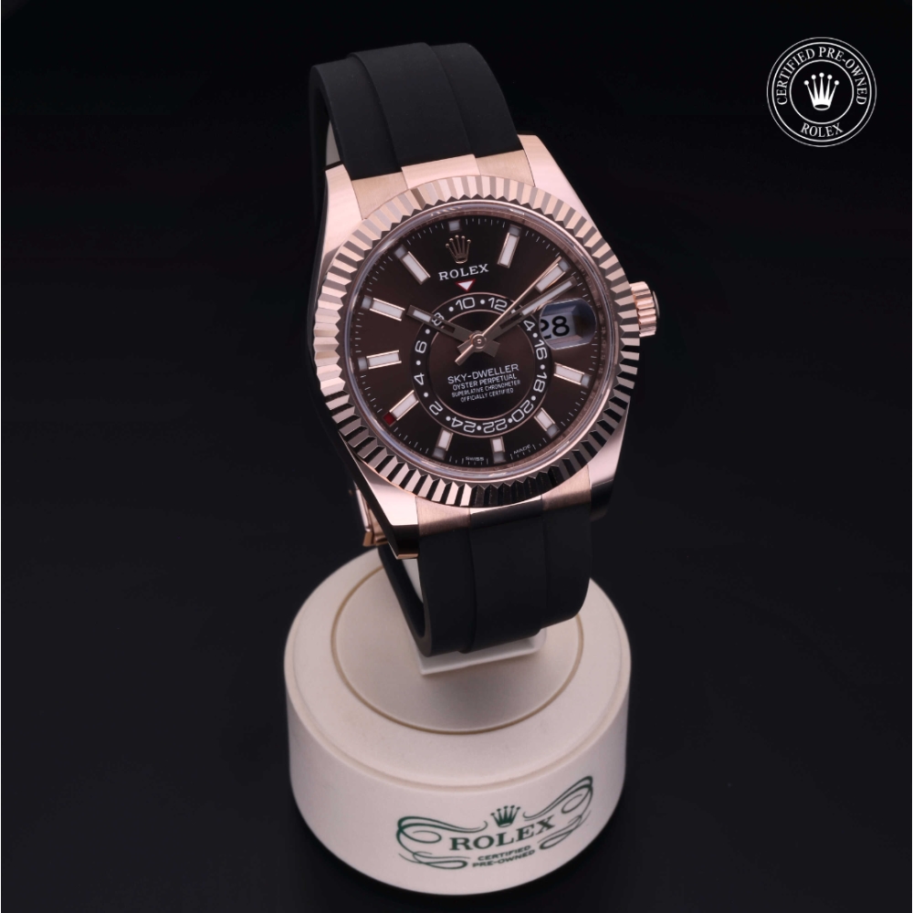Rolex Certified Pre-Owned Oyster Perpetual 42 in Oro 18 CT.R, 326235 | Verga 1947