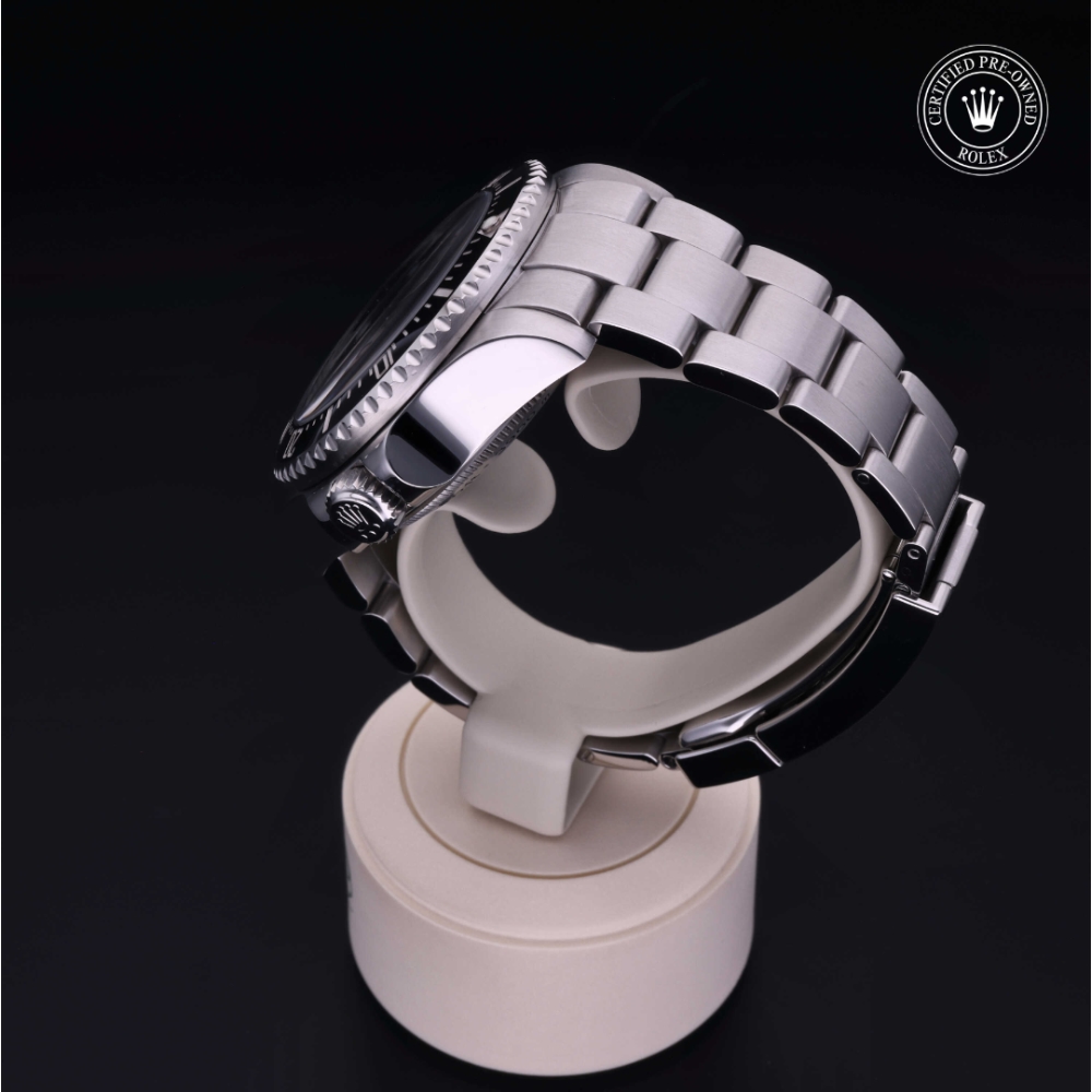  Certified Pre-Owned with 44 mm from 2009