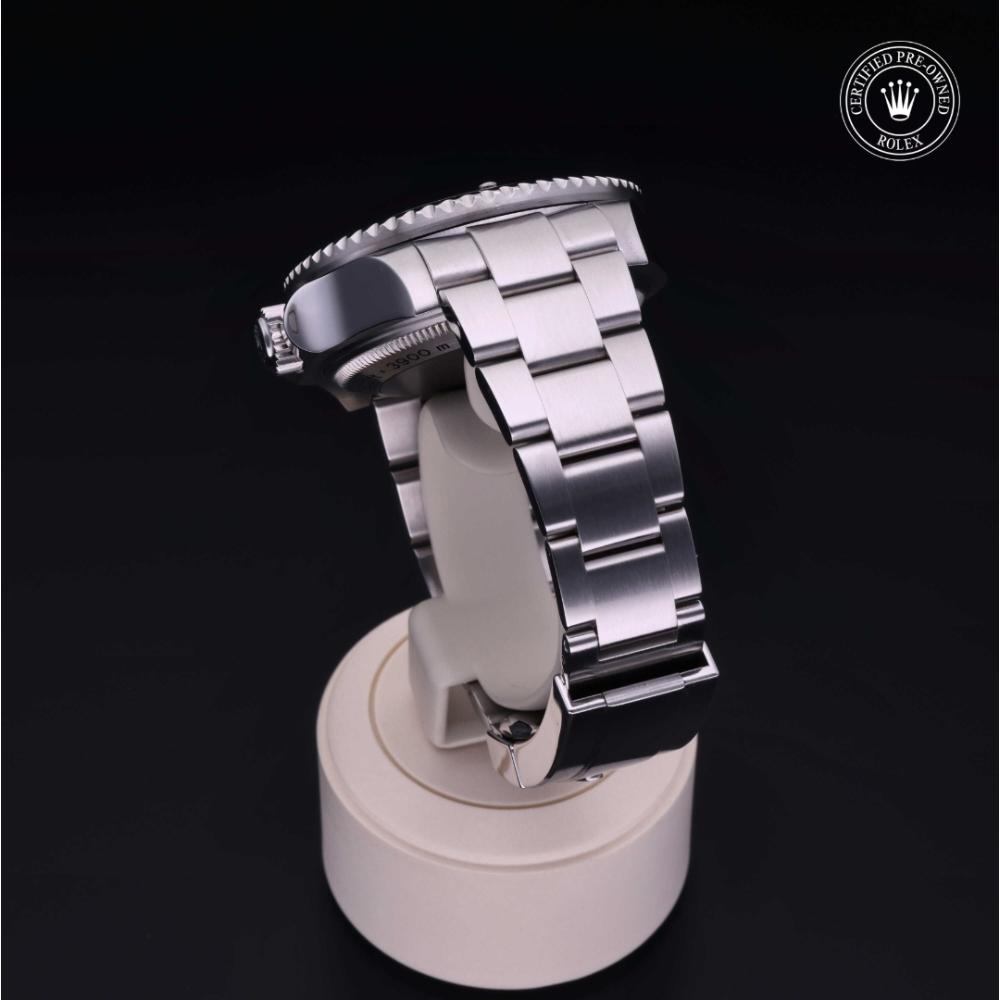  Certified Pre-Owned with 44 mm from 2009