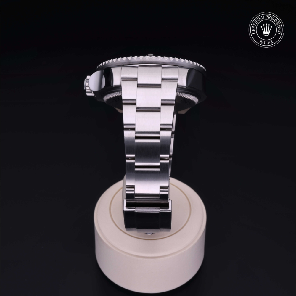  Certified Pre-Owned with 44 mm from 2009