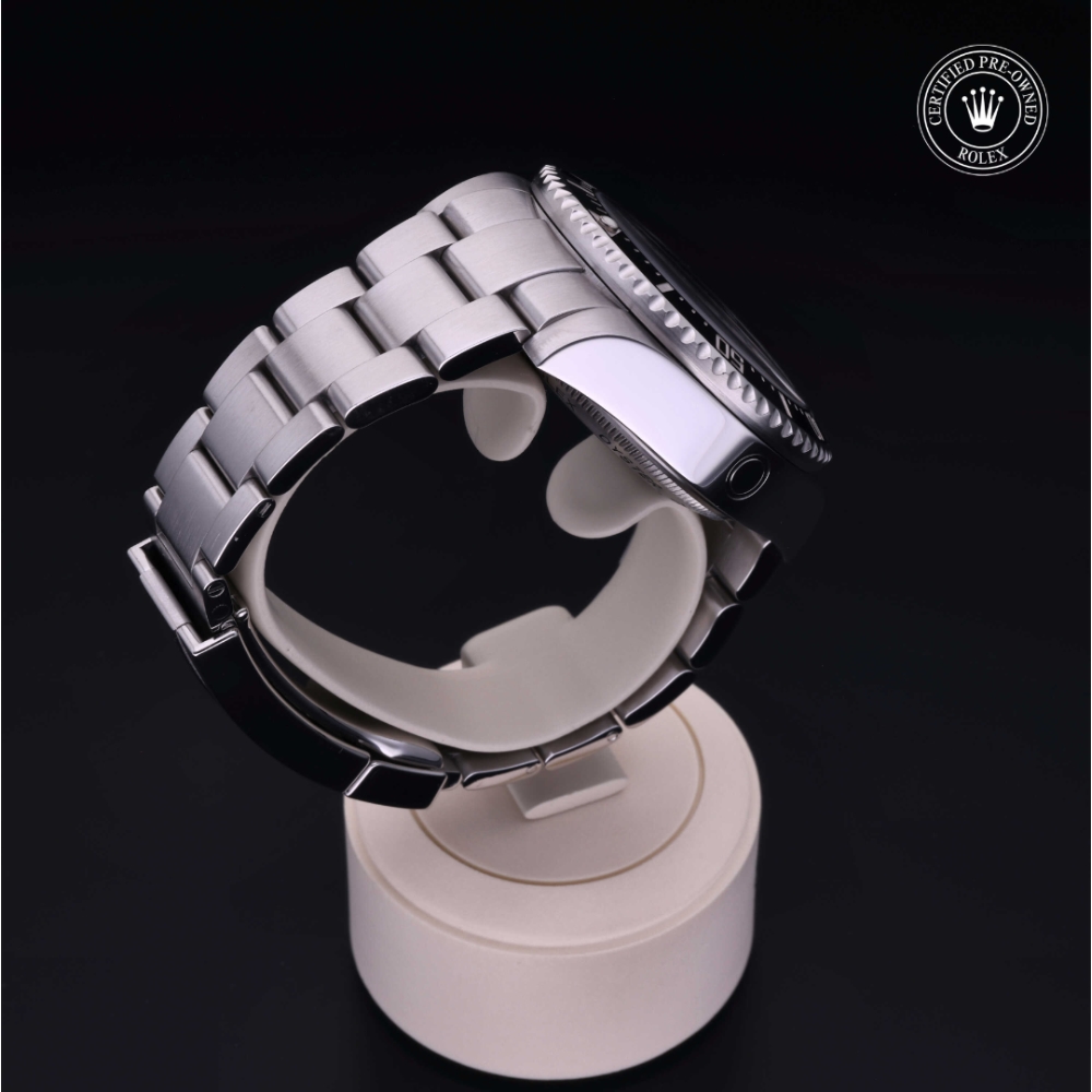  Certified Pre-Owned with 44 mm from 2009