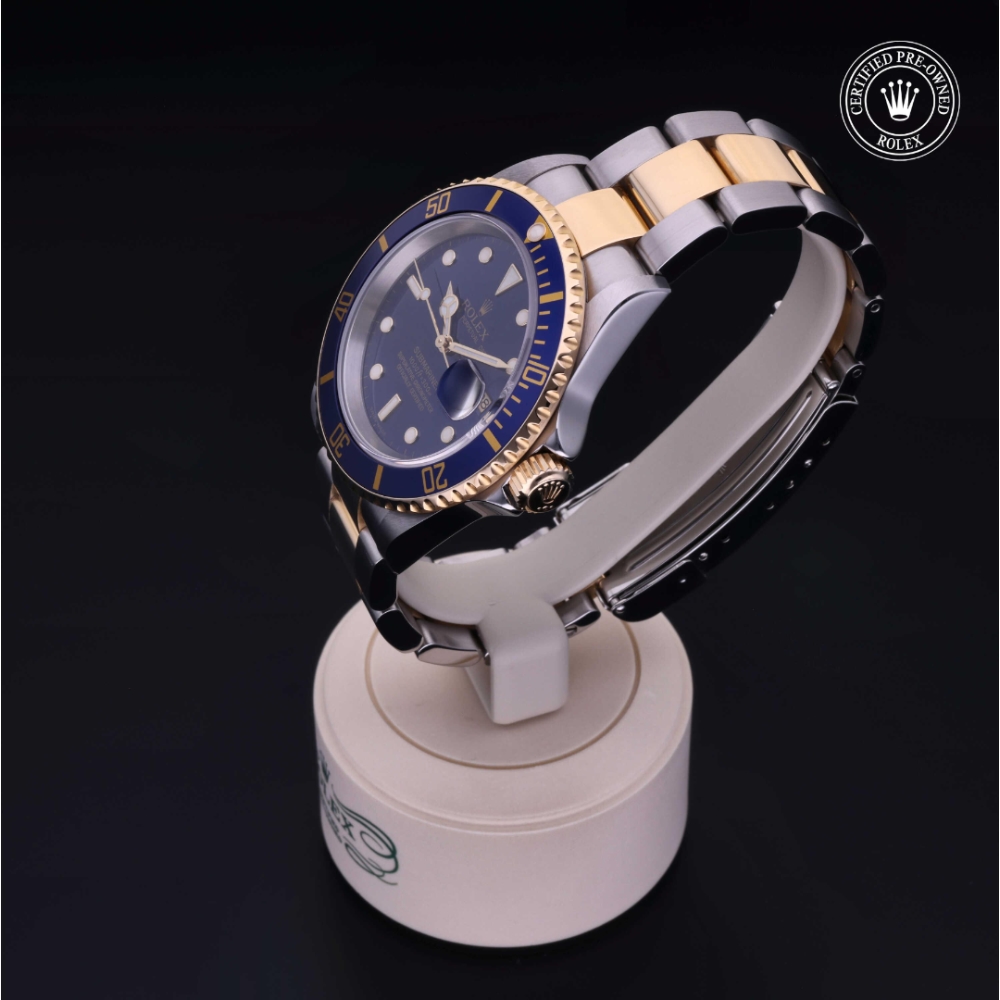  Certified Pre-Owned with 40 mm from 2004