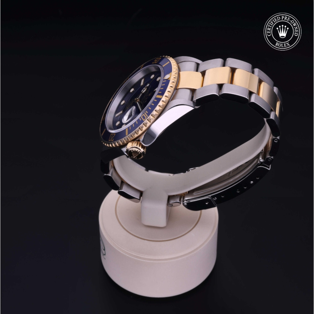  Certified Pre-Owned with 40 mm from 2004