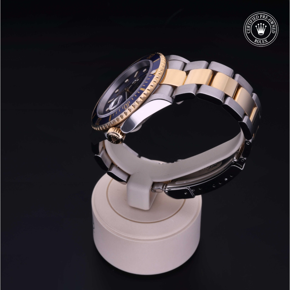  Certified Pre-Owned with 40 mm from 2004