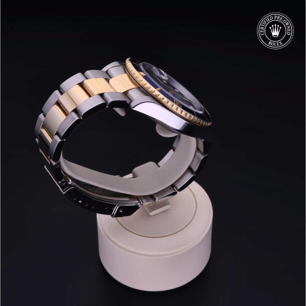  Certified Pre-Owned with 40 mm from 2004