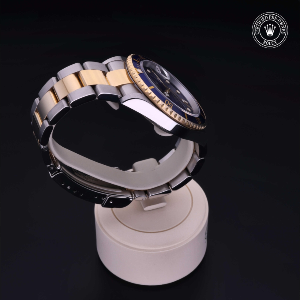  Certified Pre-Owned with 40 mm from 2004