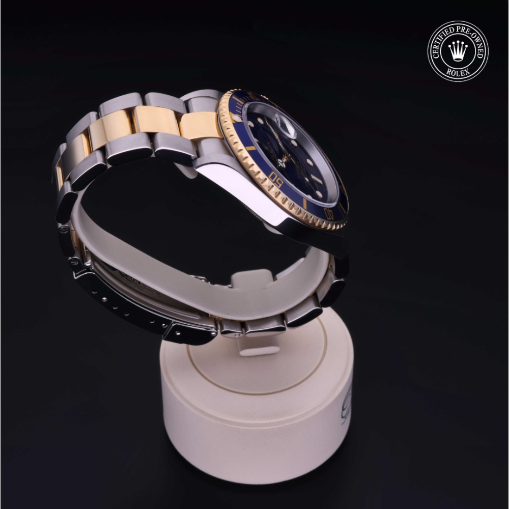  Certified Pre-Owned with 40 mm from 2004