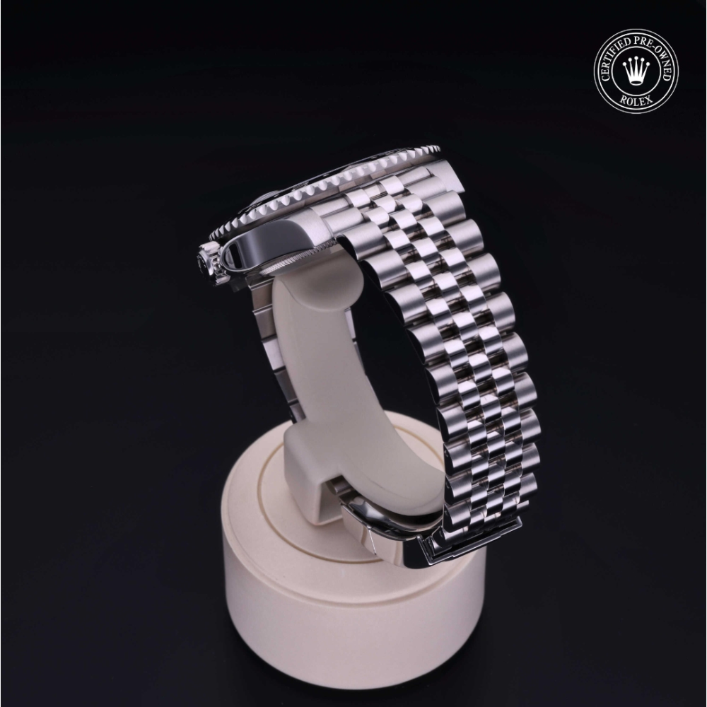  Certified Pre-Owned with 40 mm from 2022