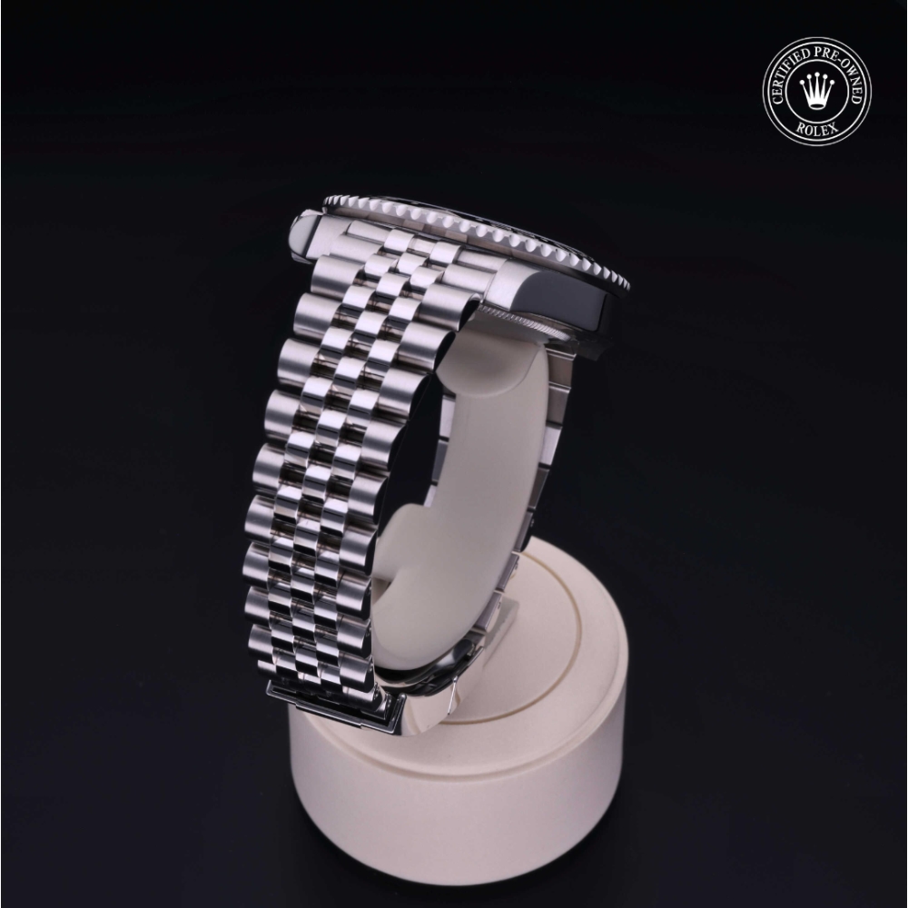  Certified Pre-Owned with 40 mm from 2022